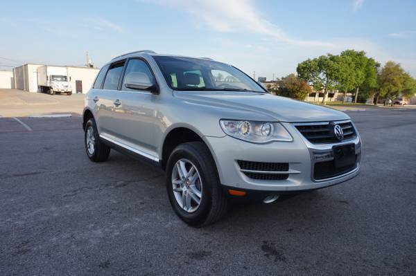 2010 Volkswagen Touareg, Limited, AWD Low Miles for sale in Dallas, TX – photo 3
