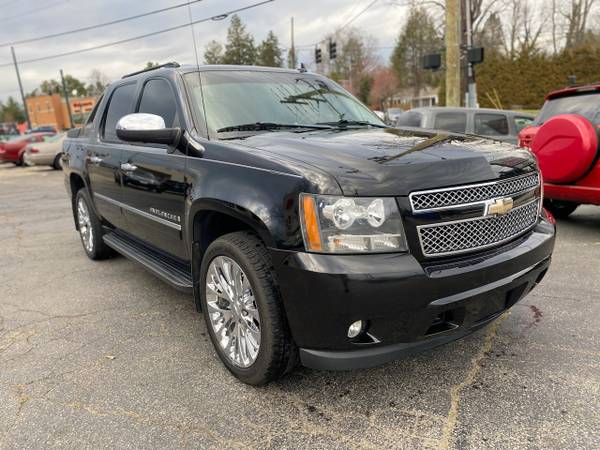 2009 Chevrolet Avalanche LTZ 4WD - - by dealer for sale in Hendersonville, NC – photo 8
