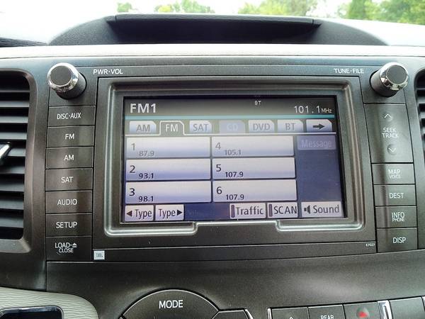Toyota Sienna XLE Navigation Leather DVD Sunroof Van Mini Vans Loaded for sale in Richmond , VA – photo 12