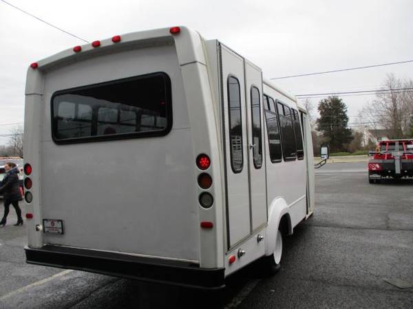 2014 Ford Econoline E350 ** 14 PASSENGER ** WHEEL CHAIR, HANDICAPPED... for sale in south amboy, ME – photo 4