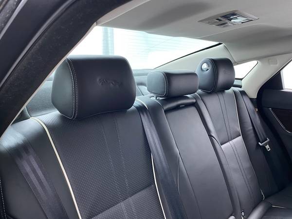 2016 Jag Jaguar XJ XJ R-Sport Sedan 4D sedan Gray - FINANCE ONLINE -... for sale in Long Beach, CA – photo 19