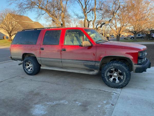 1999 Chevrolet Suburban LT - cars & trucks - by owner - vehicle... for sale in Aberdeen, SD – photo 3