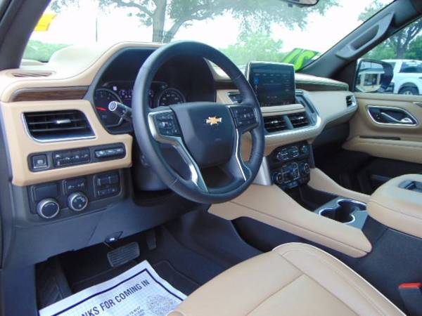 2021 Chevrolet Suburban V8 ( Mileage: 5, 344! - - by for sale in Devine, TX – photo 4