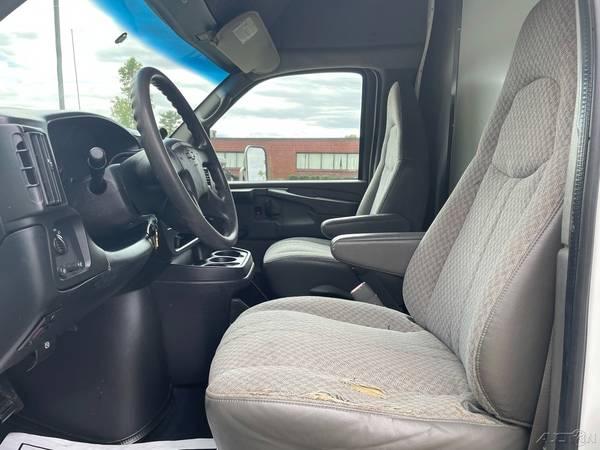 2004 Chevy Express 3500 12ft Hi Cube Utility Van 6 0L 135K SKU: 13931 for sale in Boston, MA – photo 21