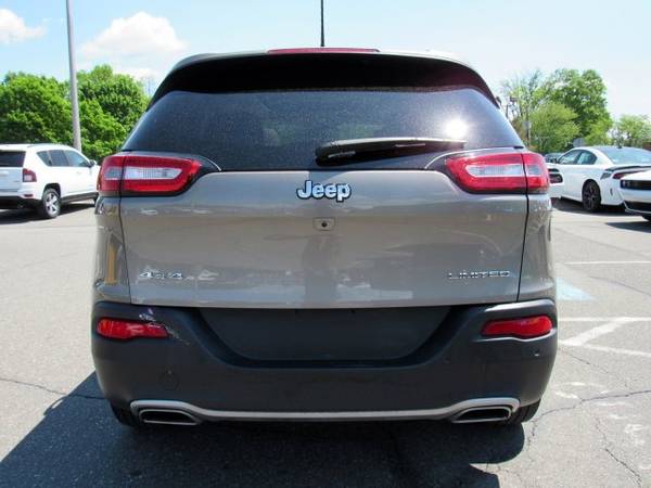 2016 Jeep Cherokee Limited hatchback Light Brownstone Pearlcoat for sale in Boyertown, PA – photo 4