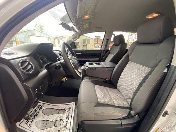 2015 Toyota Tundra SR5 4x4 4dr CrewMax Cab Pickup SB (5 7L V8 FFV) for sale in Des Arc, TN – photo 19