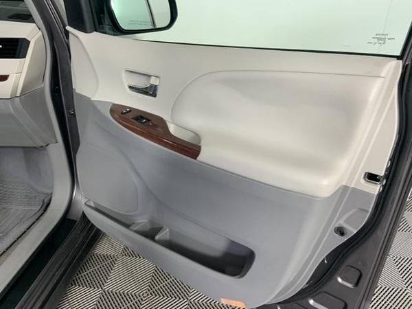 2011 Toyota Sienna XLE Stop In Save ! - - by dealer for sale in Gladstone, OR – photo 16