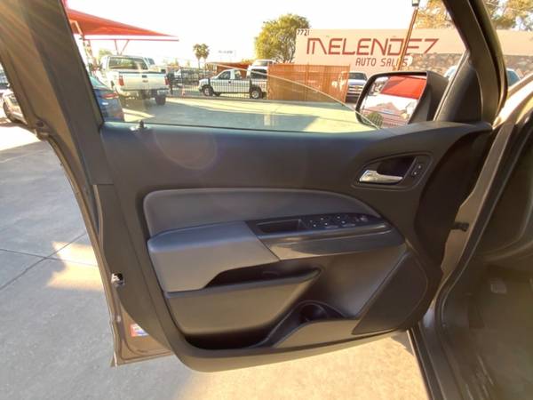 2015 Chevrolet Colorado 2WD Crew Cab 128.3 Z71 - cars & trucks - by... for sale in El Paso, TX – photo 17
