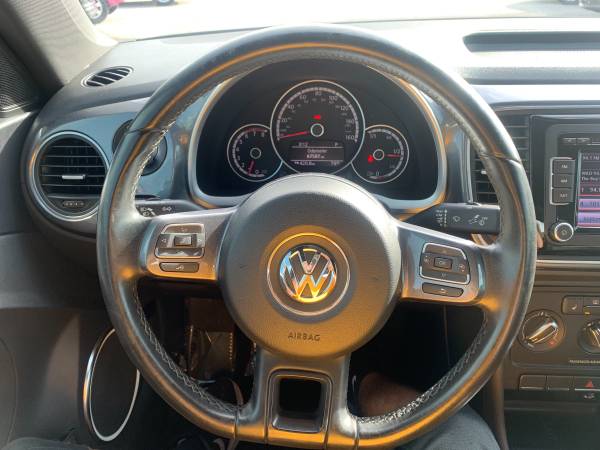 2014 VOLKSWAGEN BEETLE 1.8T PZEV 2DR COUPE W/ SUNROOF ONLY 67K MILES... for sale in Clearwater, FL – photo 10
