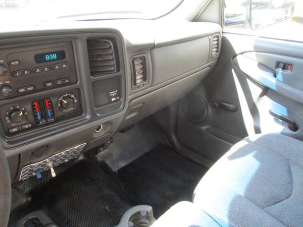 2006 GMC Sierra 2500HD REG CAB 4X4 FLAT DECK 86 BODY for sale in south amboy, MA – photo 11