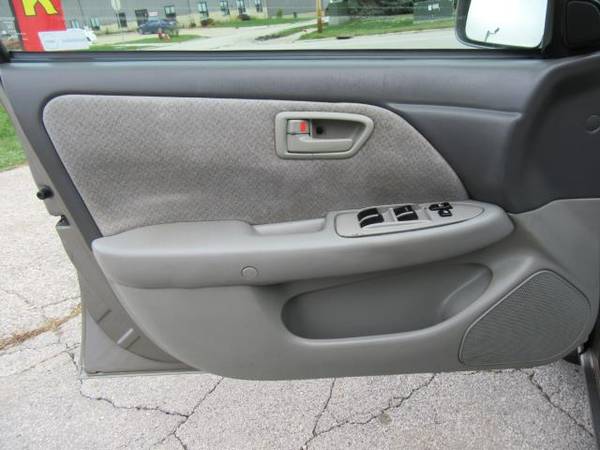 2000 Toyota Camry LE - cars & trucks - by dealer - vehicle... for sale in Marion, IA – photo 11