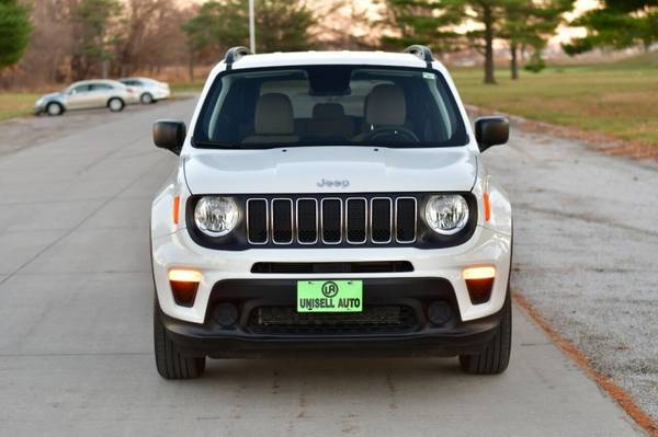 2019 Jeep Renegade Sport 4x4 4dr SUV 9,000 Miles - cars & trucks -... for sale in Omaha, IA – photo 2