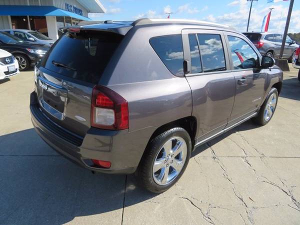 2015 Jeep Compass 4WD 4dr Latitude suv Gray - cars & trucks - by... for sale in Lyman, SC – photo 3