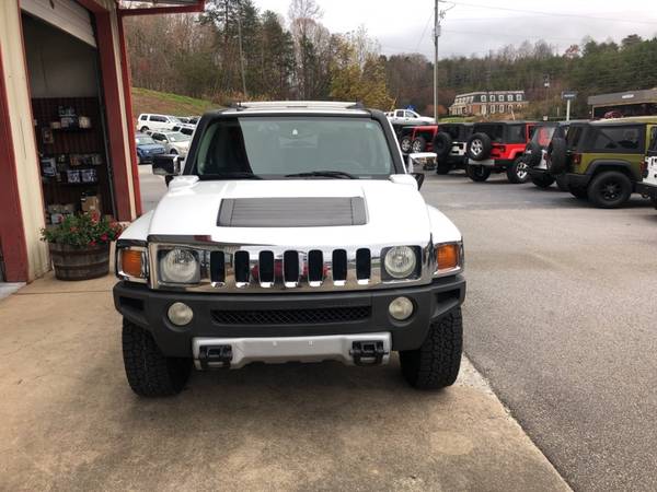 2009 HUMMER H3 Base - cars & trucks - by dealer - vehicle automotive... for sale in Cleveland, SC – photo 2