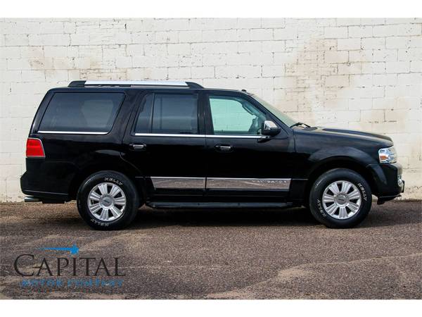 08 Lincoln Navigator 4WD w/14-Speaker Audio, Moonroof, Cooled Seats! for sale in Eau Claire, MN – photo 3