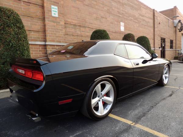 2009 Dodge Challenger SRT8 - cars & trucks - by owner - vehicle... for sale in milwaukee, WI – photo 7