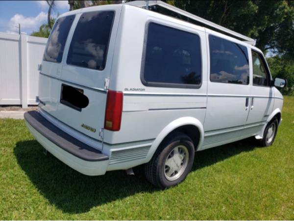 1999 Chevy astro for sale in Oneco, FL – photo 4