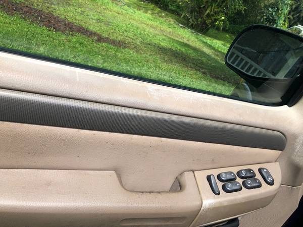 2004 Ford Explorer 3 row for sale in Pahoa, HI – photo 5