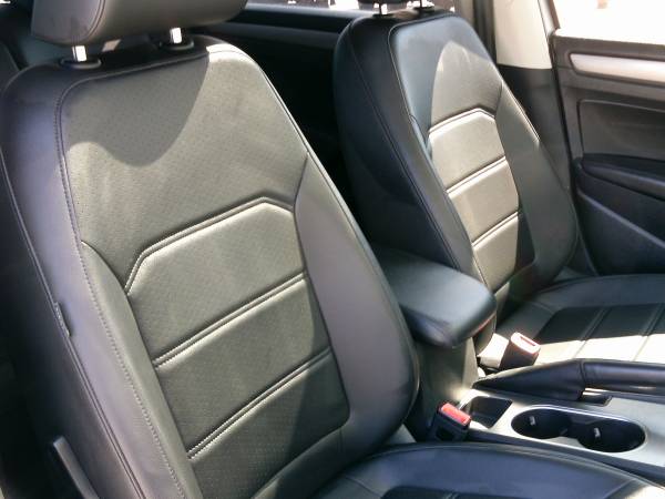 2014 Volkswagen Passat SE TDI-30k Miles! Heated Leather! Sunroof! -... for sale in Silvis, IA – photo 16