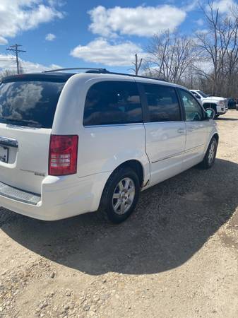 For Sale 2010 Chrysler Town & Country - - by dealer for sale in Kenosha, WI – photo 4