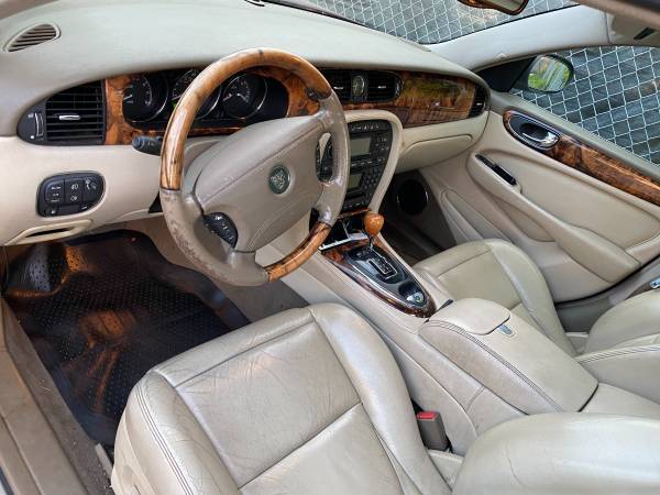 2004 Jaguar XJ8 Low Miles The engine runs like a charm - cars & for sale in Oceanside, NY – photo 9