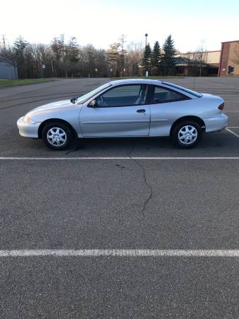2002 Chevy Cavalier 30+mpg sporty clean - cars & trucks - by owner -... for sale in Newtonville, NY – photo 2