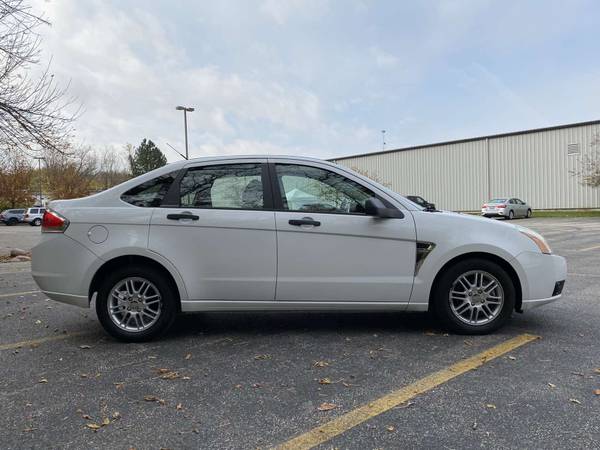 2008 FORD FOCUS SE Automatic with 88K miles - cars & trucks - by... for sale in Crystal Lake, IL – photo 4