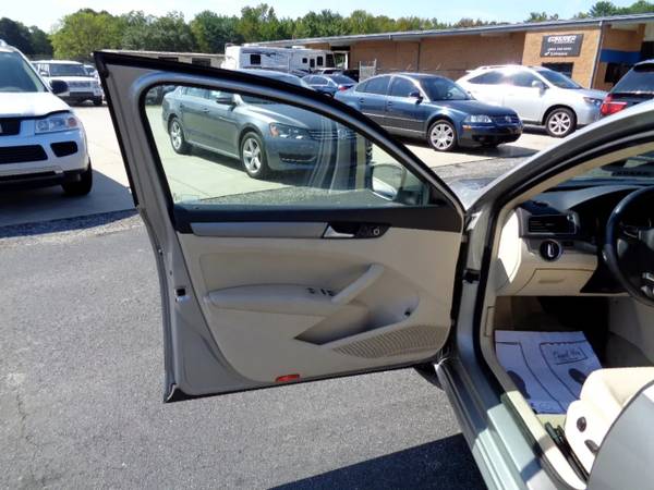 2014 Volkswagen Passat 4dr Sdn 2.0L DSG TDI SE w/Sunroof - cars &... for sale in Greenville, SC – photo 8