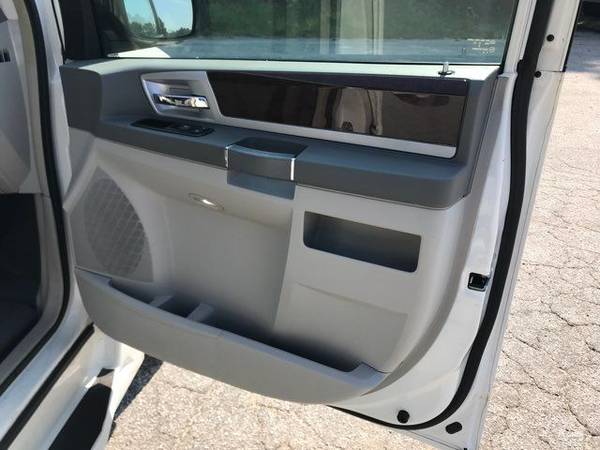 2010 Chrysler Town and Country Handicap Accessible Wheelchair Van for sale in Dallas, CA – photo 18