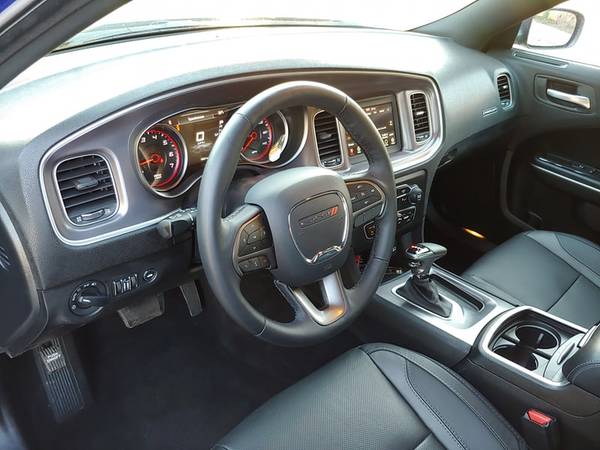 2019 DODGE CHARGER SXT ONLY 4,500 MILES! LEATHER LOADED! 1 OWNER! MINT for sale in Norman, TX – photo 5