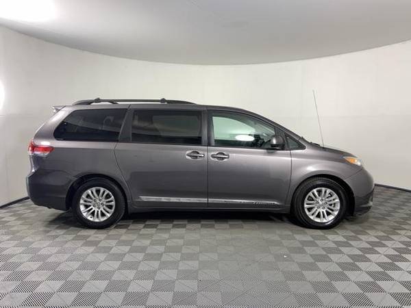 2011 Toyota Sienna XLE Stop In Save ! - - by dealer for sale in Gladstone, OR – photo 5