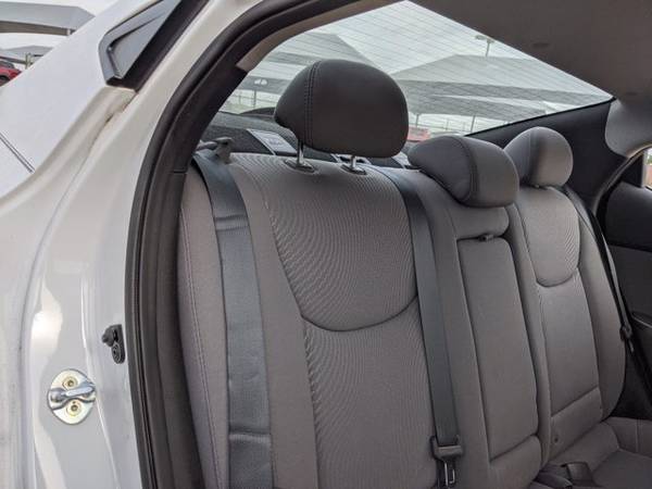 2016 Hyundai Elantra SE SKU: GH733509 Sedan - - by for sale in Fort Worth, TX – photo 16