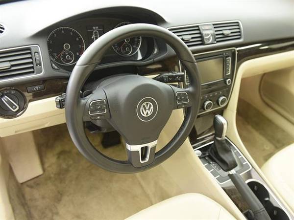 2015 VW Volkswagen Passat V6 SEL Premium Sedan 4D sedan White - for sale in Detroit, MI – photo 2