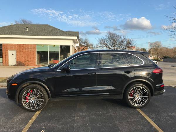 (like new, well kept)2016 Porsche Cayenne Turbo - cars & trucks - by... for sale in Des Plaines, IL – photo 17