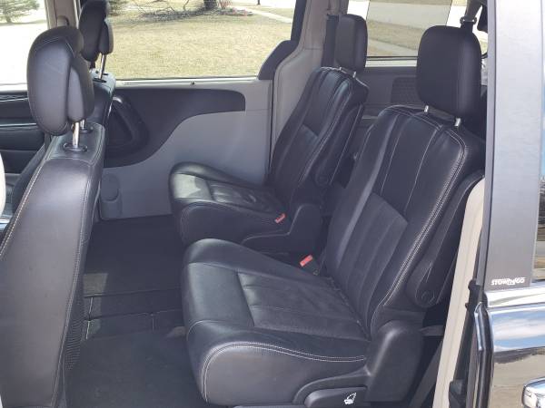 2012 Chrysler Town & Country Touring-L for sale in Zionsville, IN – photo 18