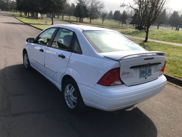 2000 Ford Focus 4dr Sedan SECALL/TEXT - - by dealer for sale in Dundee, OR – photo 6