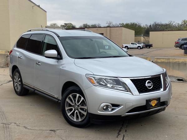 2013 NISSAN PATHFINDER SL/4x4/LEATHER/FULLY LOADED/CLEAN for sale in OMAHA NEBRASKA / EFFECT AUTO CENTER, IA – photo 2