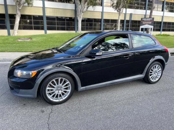 2010 Volvo C30 T5 Clean Title 15 Service Records 6 Speed Manual for sale in Irvine, CA – photo 2