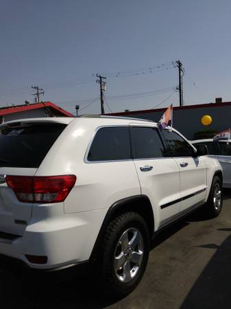 2013 JEEP GRAND CHEROKEE - cars & trucks - by dealer - vehicle... for sale in Oxnard, CA – photo 4