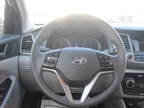2016 Hyundai Tucson SE 4dr SUV w/Beige Seats - - by for sale in Bethany, OK – photo 18