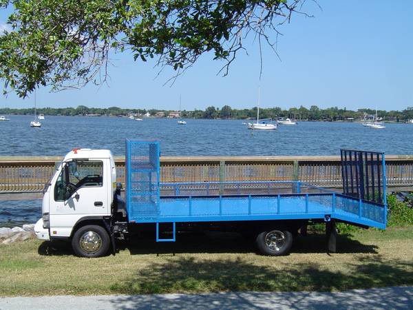07 Lawn truck Chevy Isuzu NPR commercial landscaping box $12995 for sale in Cocoa, FL – photo 2