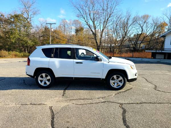 !!!!!!!! 2015 JEEP COMPASS!!!!! AUTOMATIC 4x4 - cars & trucks - by... for sale in Lewiston, ME – photo 4