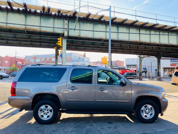 2014 Chevrolet Suburban LT 4WD Navi/DVDs 1 Owner Clean CarFax - cars for sale in Brooklyn, NY – photo 2