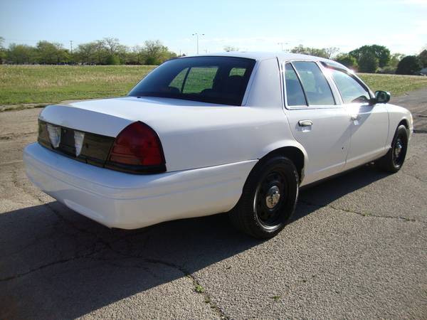 2009 Ford Crown Victoria (1 Owner/Excellent Condition/Low Miles) for sale in Northbrook, WI – photo 8