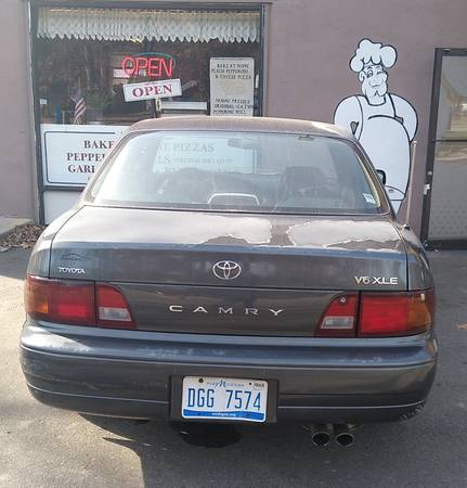 1996 Toyota Camry XLE - cars & trucks - by owner - vehicle... for sale in Ann Arbor, MI – photo 2