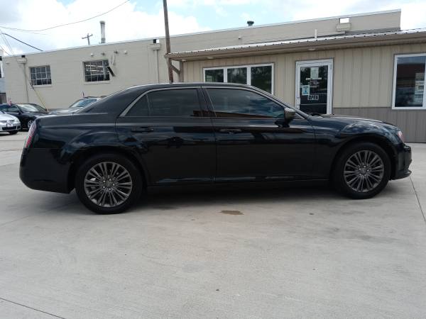 2014 CHRYSLER 300C VARVATOS - - by dealer - vehicle for sale in Champaign, IL – photo 5