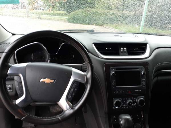 2015 Chevrolet Traverse LT - cars & trucks - by dealer - vehicle... for sale in Memphis, TN – photo 12