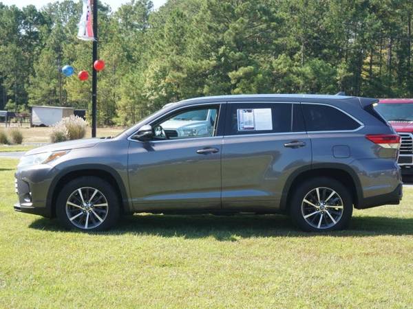 2017 Toyota Highlander XLE FWD (Natl) - cars & trucks - by dealer -... for sale in Southern Pines, NC – photo 5