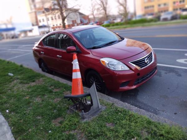 Beautiful red Nissan versa for sale in HARRISBURG, PA – photo 3