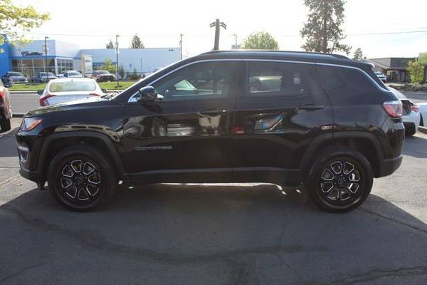 2017 Jeep Compass All New Limited Sport Utility 4D w/65K 4x4 NICE for sale in Bend, OR – photo 2